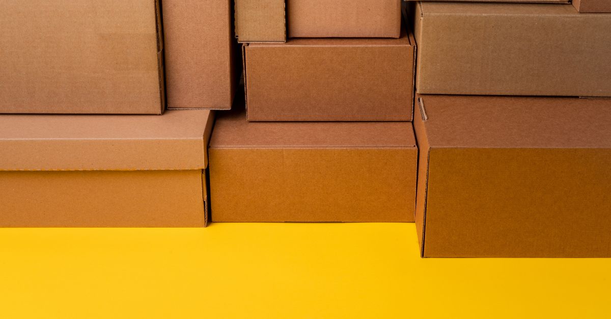 Caixas de envio representando como vender pelo Mercado Livre